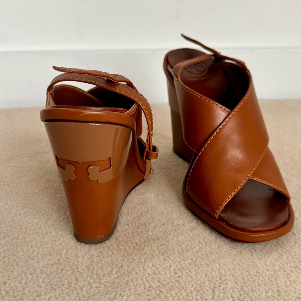 Tory Burch Gabrielle Wedges/Sandals (Size 5) - Picture 2 of 5